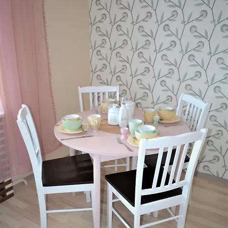 Vee 4 Center Apartment *